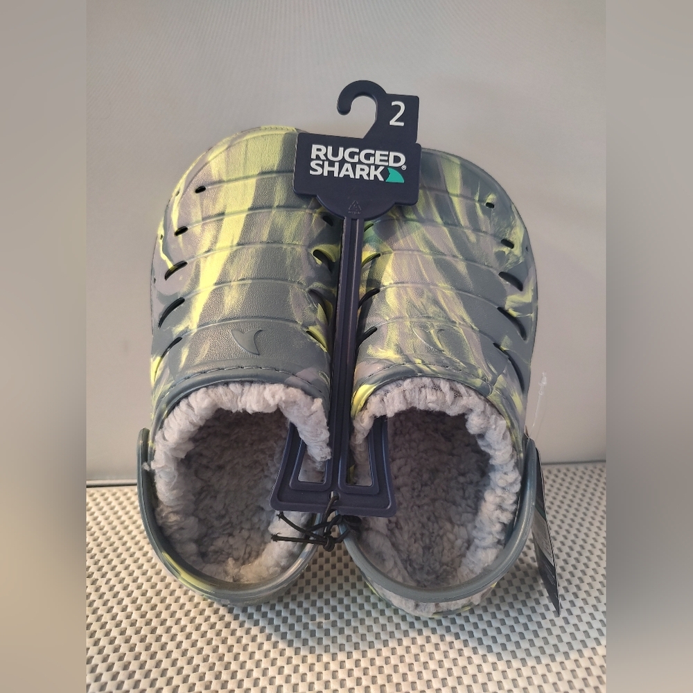 Rugged Shark Big Boys Size 2 Lined Clogs NWT Yellow/Gray